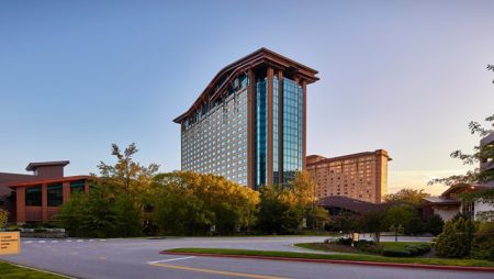 Казино Harrah's Cherokee Casinos рассчитывают завершить расширение на 250 миллионов долларов этой осенью
